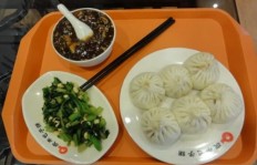 卖包子与面条，哪个更赚钱？餐饮创业选择难题解析