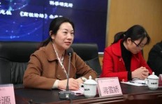 如何赞美拥有副业的女性？她的多重身份值得怎样的称赞？