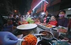 夜市摆摊选啥小吃最吸金？教你选对品类轻松盈利！