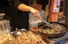 摆地摊卖鸡肉卷真的能盈利吗？实际收入如何？