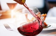 从事副业卖红酒，真的能带来理想收益吗？