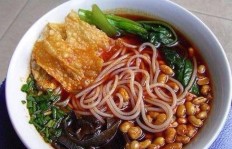 臭豆腐与螺蛳粉，究竟哪个更具盈利潜力？