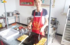 有哪些适合摆摊的简单小吃副业可以选择？