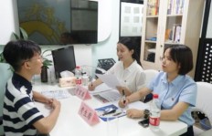 法学院毕业生为何选择碰瓷谋生？真相令人深思