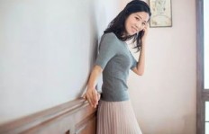 兼职熟女曾玲和张丽，她们的生活如何平衡工作与家庭？