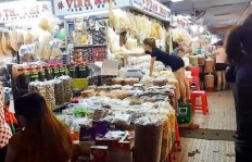 街头售卖夹心酥，真的能轻松盈利吗？