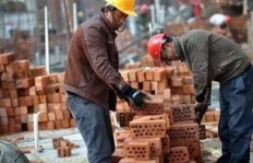 农民工是如何在艰辛中赚取每一分钱的？