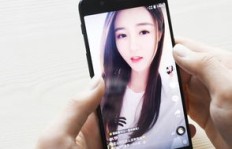 谁是抖音上靠搬砖实现高收入的大神？