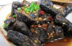牛杂与臭豆腐，究竟哪个更具盈利潜力？